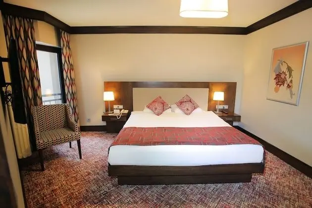 Suite Room with Lake View
