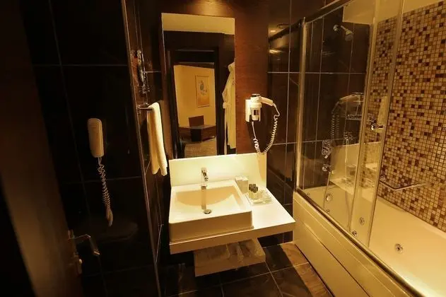 Suite Room with Lake View