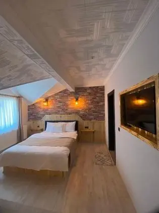 Aile Odası, Bahçe Manzaralı