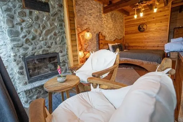 Üst Kat Balkonlu, Jakuzili  Deluxe Ahşap Oda