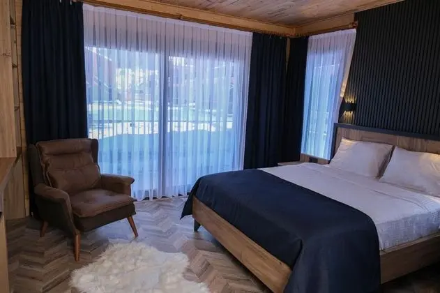 Çift Kişilik, Bahçe Manzaralı, Balkonlu