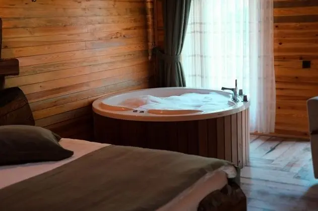Jakuzili ve Şömineli Deluxe Oda, Doğa Manzaralı