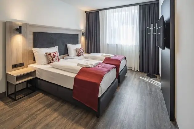 Business Tek Büyük Yataklı Oda