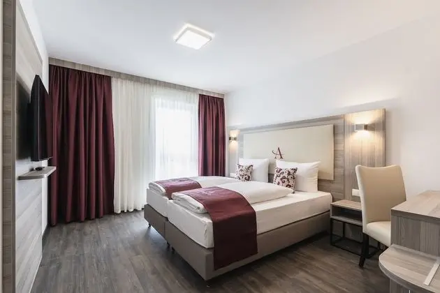 Business Tek Büyük Yataklı Oda