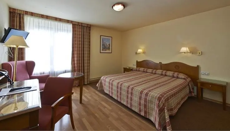 Tek Büyük veya İki Ayrı Yataklı Oda