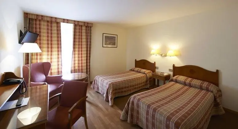 Tek Büyük veya İki Ayrı Yataklı Oda