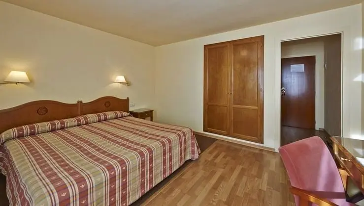 Tek Büyük veya İki Ayrı Yataklı Oda