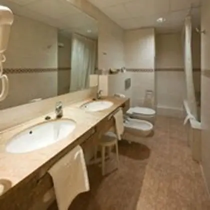 Tek Büyük veya İki Ayrı Yataklı Oda