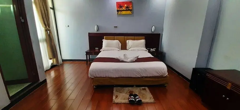 Standard Tek Büyük Yataklı Oda
