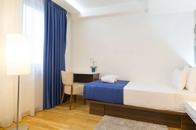 Tek Kişilik Oda, 1 Çift Kişilik Yatak
