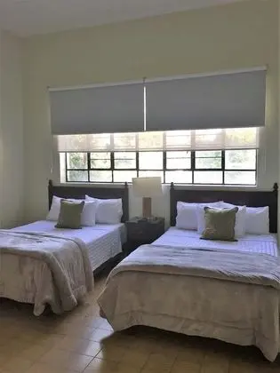 Tek Büyük Yataklı Oda, 2 Çift Kişilik Yatak