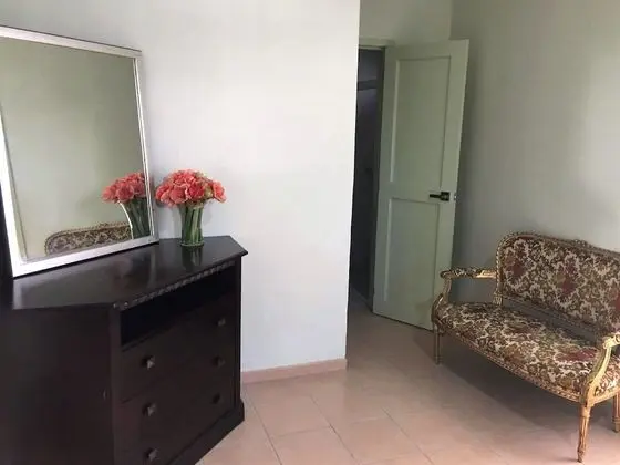Tek Büyük Yataklı Oda, 2 Çift Kişilik Yatak