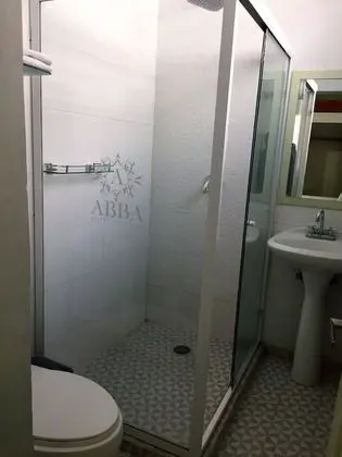Tek Büyük Yataklı Oda, 2 Çift Kişilik Yatak