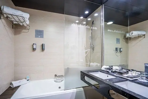 Büyük Yataklı Tek Kişilik Oda