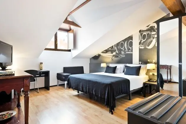 Tek Büyük Yataklı Oda