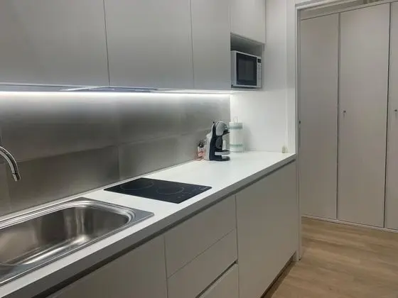 Standard Apart Daire, 2 Yatak Odası, Mutfak, Şehir Manzaralı