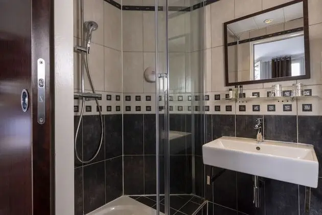 Comfort Tek Büyük Yataklı Oda