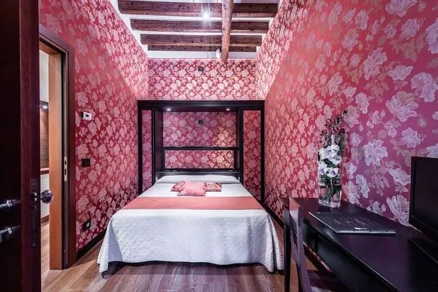 Classic Tek Büyük veya İki Ayrı Yataklı Oda