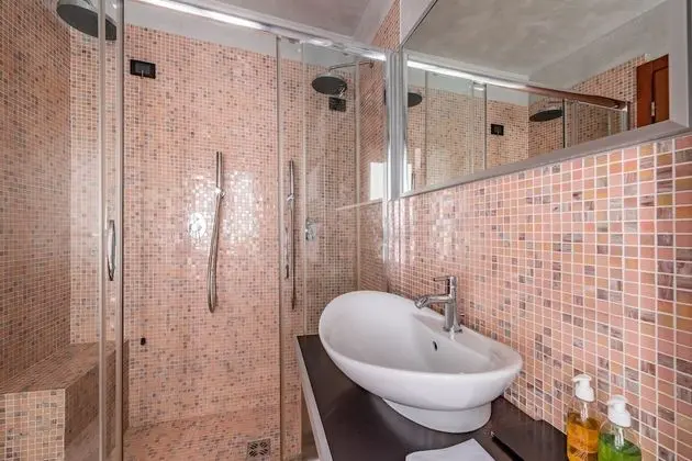 Superior Tek Büyük veya İki Ayrı Yataklı Oda