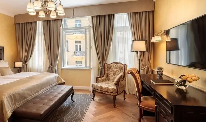 Tek Büyük Yataklı Oda