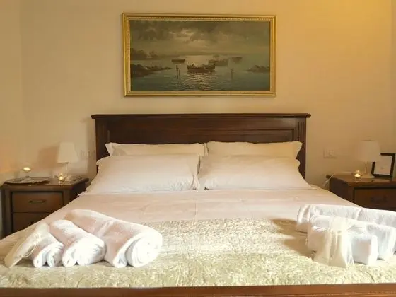 Classic Tek Büyük Yataklı Oda