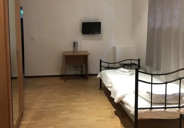Üç Kişilik Oda