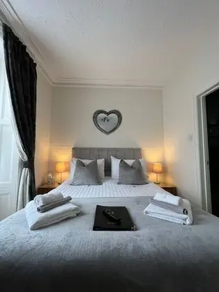 Tek Büyük veya İki Ayrı Yataklı Oda, Banyolu/Duşlu (room 1)
