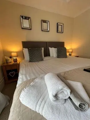 Tek Büyük veya İki Ayrı Yataklı Oda, Banyolu/Duşlu (room 1)