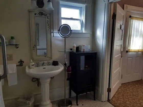 Standard Tek Büyük Yataklı Oda, Banyolu/Duşlu (The DeWinters Suite)