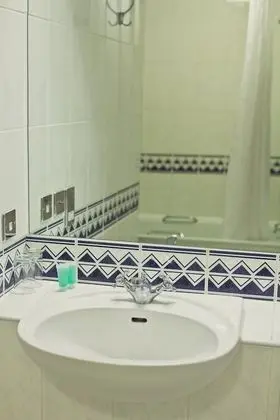 Üç Kişilik Oda