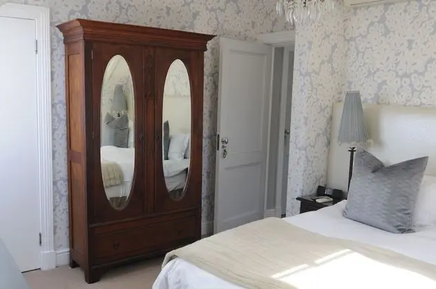 Luxury Tek Büyük Yataklı Oda