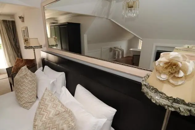 Luxury Tek Büyük Yataklı Oda