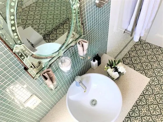 Luxury Tek Büyük Yataklı Oda
