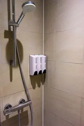 Tek Büyük Yataklı Oda, Banyolu/Duşlu