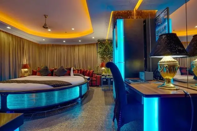 New Millennium Penthouse 2-Bedroom Suite, 2 Big Round Beds