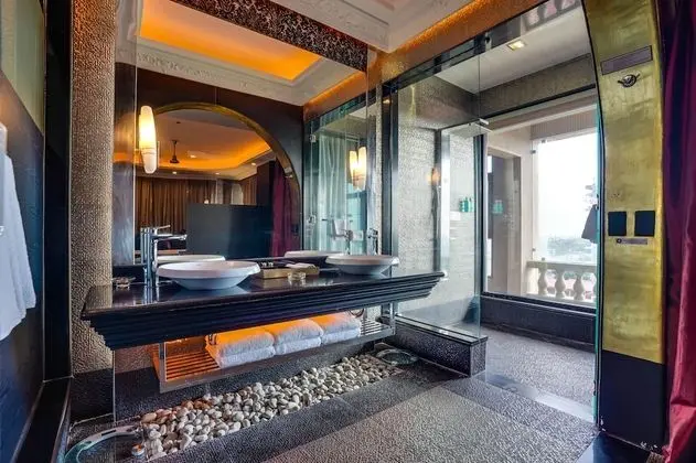 New Millennium Penthouse 2-Bedroom Suite, 2 Big Round Beds