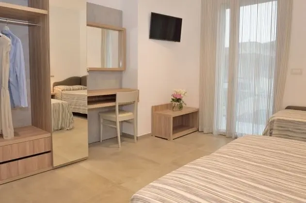 Üç Kişilik Oda