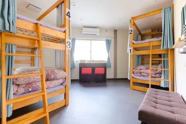 Dört Kişilik Oda, Ortak Banyo
