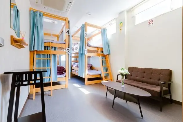 Dört Kişilik Oda, Ortak Banyo