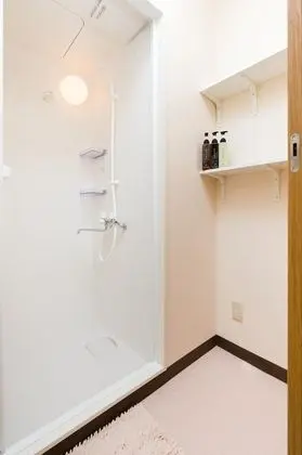 Dört Kişilik Oda, Ortak Banyo