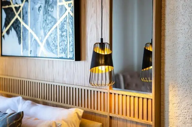Corner Suite, Bahçe Manzaralı, Balkonlu
