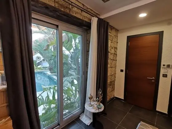 Havuz Bağlantılı Standart Oda, Havuz Manzaralı