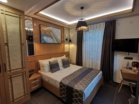 Havuz Bağlantılı Standart Oda, Havuz Manzaralı