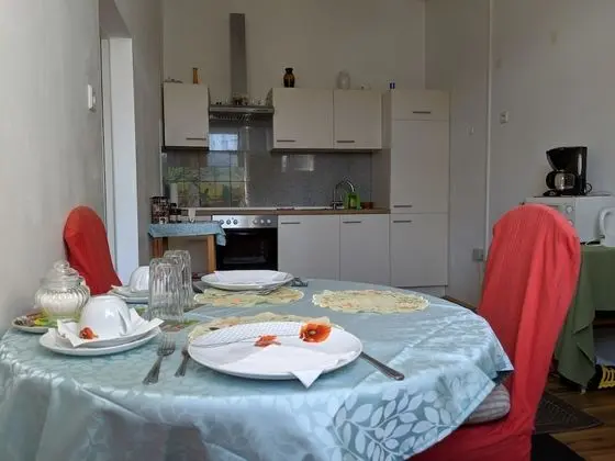 Apart Daire, Bahçe Manzaralı