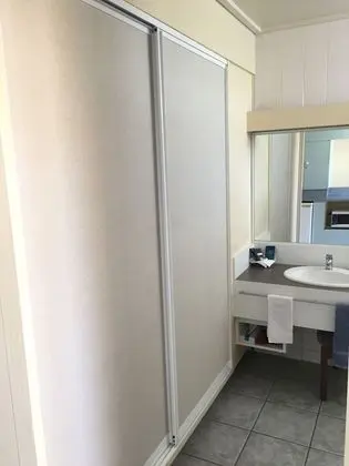 Deluxe Tek Büyük Yataklı Oda, 1 Yatak Odası, Deniz Manzaralı, Denize Bakan