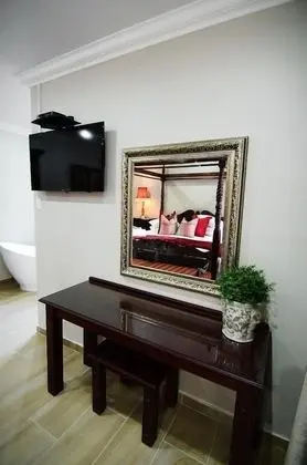 Deluxe Room 5 (5)