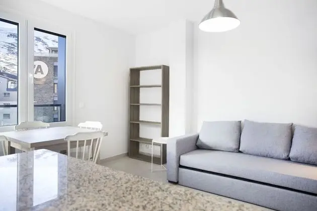 Stüdyo, Dağ Manzaralı