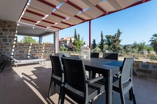 Ground Floor Suite Apartment