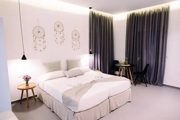 Deluxe Tek Büyük Yataklı Oda, Kısmi Deniz Manzaralı