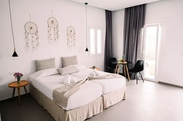 Deluxe Tek Büyük Yataklı Oda, Kısmi Deniz Manzaralı